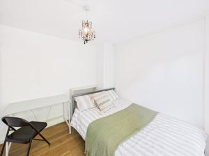 BEDROOM - click for photo gallery